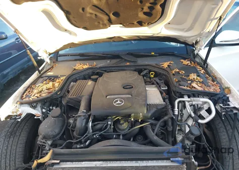 2016 Mercedes-Benz C 300 4Matic z USA, uszkodzony, nr VIN WDDWF4KB5GR144363